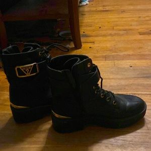 Black guess boots hardly worn